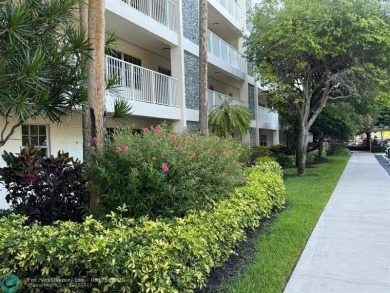Stunningly remodeled 2/2 condo located in The Oaks at Palm Aire on Palm-Aire Country Club and Resort - The Oaks in Florida - for sale on GolfHomes.com, golf home, golf lot