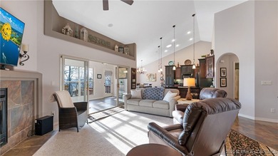 Flat driveway, Flat yard, Vaulted Ceilings and Main Level Living on Osage National Golf Club in Missouri - for sale on GolfHomes.com, golf home, golf lot