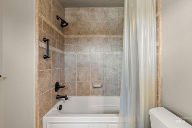 Escape to the prestigious Villas at Banbury Meadows--Idaho's on BanBury Golf Club in Idaho - for sale on GolfHomes.com, golf home, golf lot