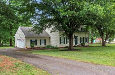 Welcome to this beautifully maintained home nestled in the on Lake Louise Golf Club in North Carolina - for sale on GolfHomes.com, golf home, golf lot