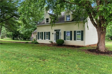 Welcome to this beautifully maintained home nestled in the on Lake Louise Golf Club in North Carolina - for sale on GolfHomes.com, golf home, golf lot