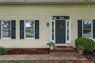 Welcome to this beautifully maintained home nestled in the on Lake Louise Golf Club in North Carolina - for sale on GolfHomes.com, golf home, golf lot