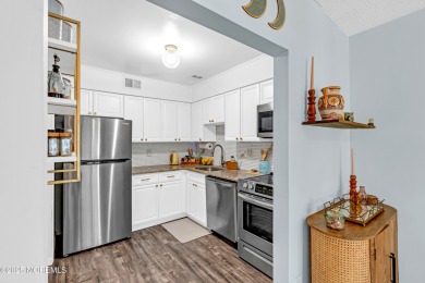 Showings start 9/21! Move right in to this golf course-facing on Raintree Golf Course in New Jersey - for sale on GolfHomes.com, golf home, golf lot