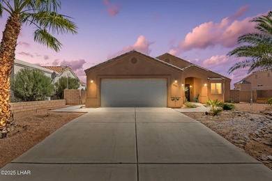 MOVE IN READY!! 3-bedroom, 2 bath, 2-car garage home in the on Desert Lakes Golf Course in Arizona - for sale on GolfHomes.com, golf home, golf lot