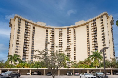 Enjoy the magnificent views of this spacious 15th floor 3 on Bear Lakes Country Club in Florida - for sale on GolfHomes.com, golf home, golf lot