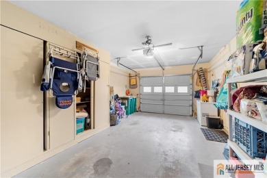 Welcome to this awesome buy in Clearbrook! Enjoy easy living in on Clearbrook Golf Club in New Jersey - for sale on GolfHomes.com, golf home, golf lot