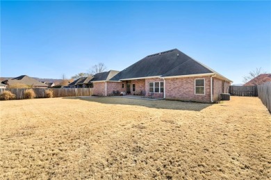 Everything you're looking for! This well built all brick home on Stonebridge Meadows Golf Club in Arkansas - for sale on GolfHomes.com, golf home, golf lot