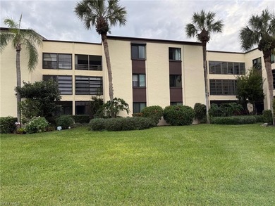 This inviting one-bedroom, one-bath condominium offers a bright on Lakewood Country Club in Florida - for sale on GolfHomes.com, golf home, golf lot