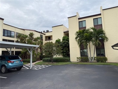 This inviting one-bedroom, one-bath condominium offers a bright on Lakewood Country Club in Florida - for sale on GolfHomes.com, golf home, golf lot