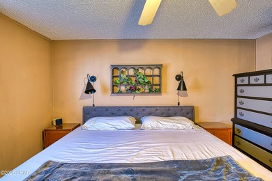 Charming 2-bedroom home featuring a split floor plan and an on The Refuge Golf and Country Club in Arizona - for sale on GolfHomes.com, golf home, golf lot