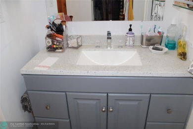LARGE 2 BEDROOM, 2 BATHROOM UNIT. FEATURES SCREENED BALCONY on Inverrary Country Club in Florida - for sale on GolfHomes.com, golf home, golf lot