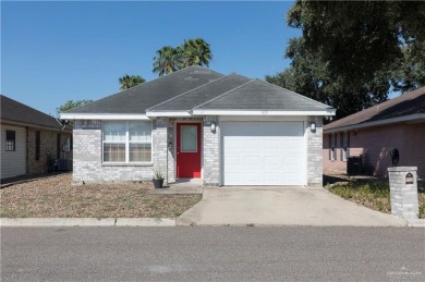Cozy home 2 bedrooms 2 bath 1 car garage located in Meadow Creek on Meadow Creek in the Valley in Texas - for sale on GolfHomes.com, golf home, golf lot