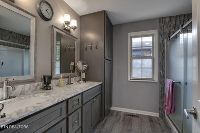 Beautifully updated ranch-style home located in the Toqua on Toqua Golf Course - Loudon County in Tennessee - for sale on GolfHomes.com, golf home, golf lot