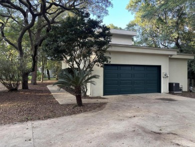 Welcome to this custom-built, open-concept home on beautiful on Fort Walton Beach Golf Course in Florida - for sale on GolfHomes.com, golf home, golf lot