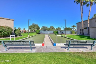 This townhouse is located in the heart of Peoria AZ. Westbrook on Westbrook Village / Vista Golf Course in Arizona - for sale on GolfHomes.com, golf home, golf lot