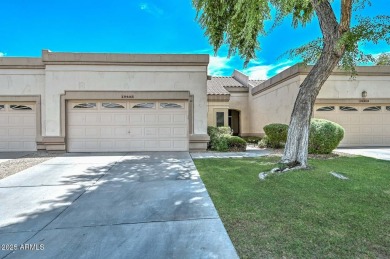 This townhouse is located in the heart of Peoria AZ. Westbrook on Westbrook Village / Vista Golf Course in Arizona - for sale on GolfHomes.com, golf home, golf lot