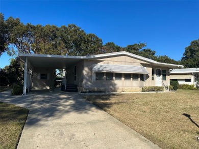 Located in sought after PET Section. OWN your land (fee simple on Zellwood Station Country Club in Florida - for sale on GolfHomes.com, golf home, golf lot