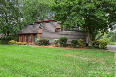 Beautiful 3BR, 3.5BA home with over 4,000 sq ft of living and on Corbin Hills Golf Club in North Carolina - for sale on GolfHomes.com, golf home, golf lot