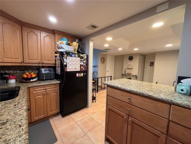UPDATED 3rd Floor 1 bedroom/1.5 bath condo in International on Inverrary Country Club in Florida - for sale on GolfHomes.com, golf home, golf lot