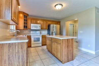 Beautifully maintained home in Urbana's desirable Stone Creek on Stone Creek Golf Club in Illinois - for sale on GolfHomes.com, golf home, golf lot
