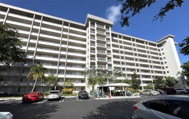 Beautifully updated 2BR/2BA condo in lush Palm Aire with on Palm-Aire Country Club and Resort - The Oaks in Florida - for sale on GolfHomes.com, golf home, golf lot