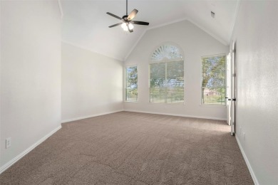 UPDATED WATERVIEW GOLF COURSE HOME! NEW LVP FLOORING, NEW CARPET on Jim Boggs in Texas - for sale on GolfHomes.com, golf home, golf lot
