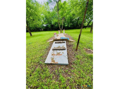 Step into this beautifully painted 2 bedroom, 1 bath rock on Gatesville Country Club in Texas - for sale on GolfHomes.com, golf home, golf lot