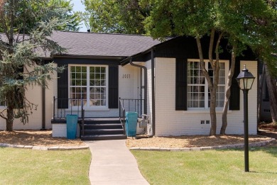 Charming Nichols Hills Home with Updated Interiors

Welcome to on Oklahoma City Golf and Country Club in Oklahoma - for sale on GolfHomes.com, golf home, golf lot