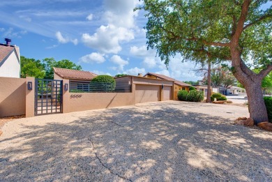 LOW MAINTENANCE BEAUTY ON THE BOULEVARD! STUNNING MODERN on Green Tree Country Club in Texas - for sale on GolfHomes.com, golf home, golf lot