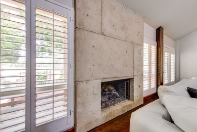 LOW MAINTENANCE BEAUTY ON THE BOULEVARD! STUNNING MODERN on Green Tree Country Club in Texas - for sale on GolfHomes.com, golf home, golf lot