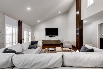 LOW MAINTENANCE BEAUTY ON THE BOULEVARD! STUNNING MODERN on Green Tree Country Club in Texas - for sale on GolfHomes.com, golf home, golf lot