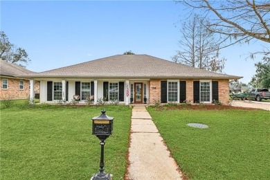 Beautifully renovated in 2024, this incredible 4 bedroom, 3 bath on Ormond Country Club in Louisiana - for sale on GolfHomes.com, golf home, golf lot