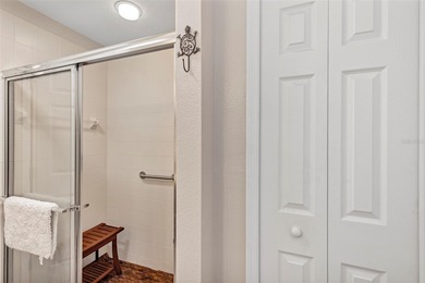 This 2 bedroom, 2 bath concrete block & stucco villa with on Arlington Ridge Golf Club in Florida - for sale on GolfHomes.com, golf home, golf lot