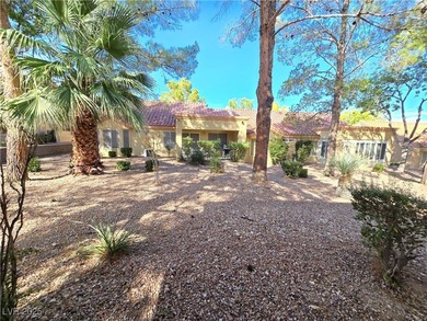 Completely remodeled townhouse in Sun City Summerlin! This 2-bed on Highland Falls Golf Club in Nevada - for sale on GolfHomes.com, golf home, golf lot