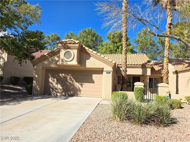 Completely remodeled townhouse in Sun City Summerlin! This 2-bed on Highland Falls Golf Club in Nevada - for sale on GolfHomes.com, golf home, golf lot