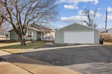 Don't miss this awesome home! Convenience is the keyword here on Indian Creek Country Club in Iowa - for sale on GolfHomes.com, golf home, golf lot