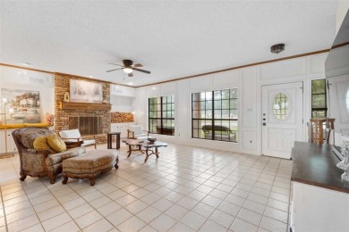 Lovely 3-bedroom, 2-bath home is perfectly positioned on a on Yaupon Golf Course Lakeway in Texas - for sale on GolfHomes.com, golf home, golf lot