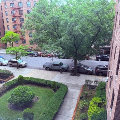 Welcome to specious One Bedroom co-op apartment nested in the on Forest Park Golf Course in New York - for sale on GolfHomes.com, golf home, golf lot