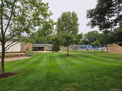 Well cared for 2 bedroom condo located on a quiet court in the on Leisure Village Golf Course in New York - for sale on GolfHomes.com, golf home, golf lot