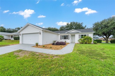 Don't miss this Rare to come by Oak Model- 2 Bedrooms 2 Bath's - on Eagle Ridge At Spruce Creek Country Club in Florida - for sale on GolfHomes.com, golf home, golf lot