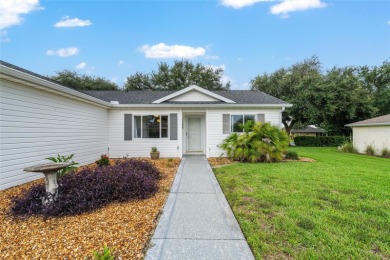 Don't miss this Rare to come by Oak Model- 2 Bedrooms 2 Bath's - on Eagle Ridge At Spruce Creek Country Club in Florida - for sale on GolfHomes.com, golf home, golf lot