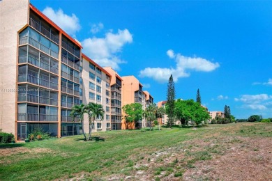 BEAUTIFUL 2/2 CONDO   - ENCLOSED AND SCREENED BALCONY WITH VIEW on Inverrary Country Club in Florida - for sale on GolfHomes.com, golf home, golf lot