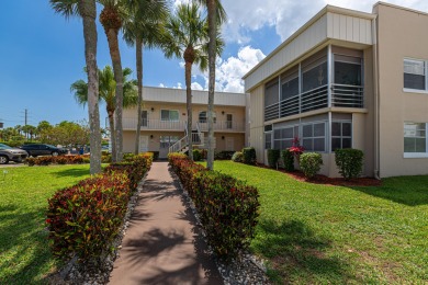 1st Floor Condo, in Delray Beach! ***Fully Remodeled*** Discover on Kings Point Golf -Flanders Way in Florida - for sale on GolfHomes.com, golf home, golf lot