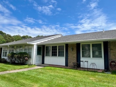 Lovely Cambridge in the wonderful 55 plus community, Leisure on Leisure Village Golf Course in New York - for sale on GolfHomes.com, golf home, golf lot