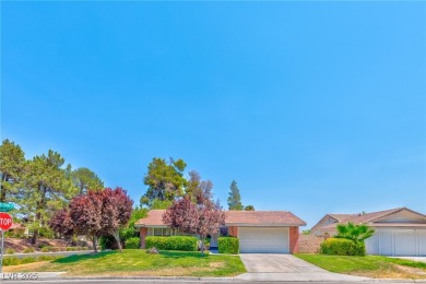 LOCATION, LOCATION with CURB APPEAL & CHARM! RARE, single story on WildHorse Golf Club in Nevada - for sale on GolfHomes.com, golf home, golf lot