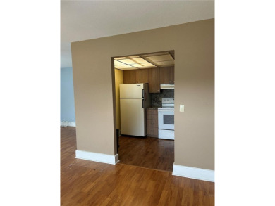 Welcome to 1811 Bedford Lane, Unit 162, a delightful 1-bedroom on Kings Point Executive Golf Course in Florida - for sale on GolfHomes.com, golf home, golf lot