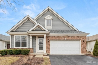 Beautifully maintained, move-in ready home featuring neutral on Carillon Lakes 3 Hole Course in Illinois - for sale on GolfHomes.com, golf home, golf lot