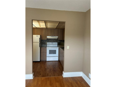 Welcome to 1811 Bedford Lane, Unit 162, a delightful 1-bedroom on Kings Point Executive Golf Course in Florida - for sale on GolfHomes.com, golf home, golf lot