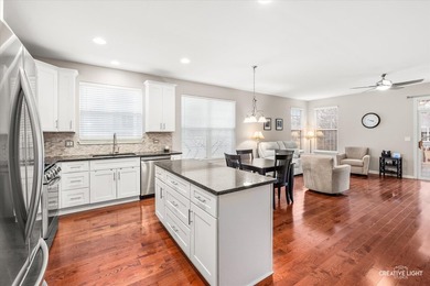 Beautifully maintained, move-in ready home featuring neutral on Carillon Lakes 3 Hole Course in Illinois - for sale on GolfHomes.com, golf home, golf lot