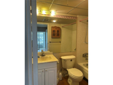 Welcome to 1811 Bedford Lane, Unit 162, a delightful 1-bedroom on Kings Point Executive Golf Course in Florida - for sale on GolfHomes.com, golf home, golf lot